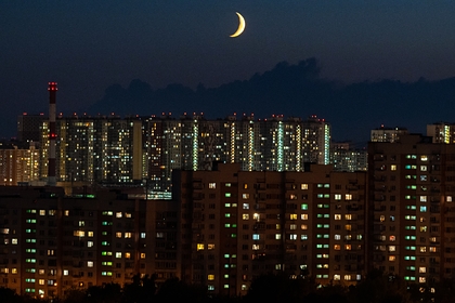 Москвичам пообещали самую холодную ночь, снег и гололедицу