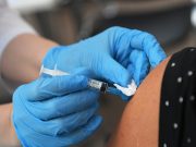 Россиянам рассказали о возможности бесплатной вакцинации в частных клиниках