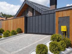 Советы по благоустройству территории частного домовладения. Рекомендации по выбору тротуарной плитки и садового декора