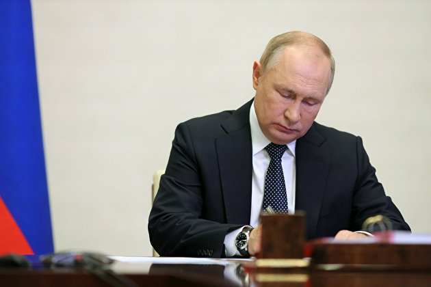 Путину доложат об организации дискуссий о применении технологий ИИ