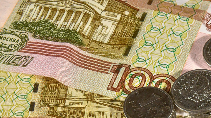 Рубль укрепляется: прогнозы на 2022 год
