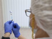 В Центре Гамалеи не оценили планы ЕМА сократить сроки ревакцинации