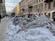 Вместо уборки улиц власти Петербурга посоветовали горожанам «быть осторожными» в гололед