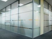 Стеклянные перегородки: назначение, достоинства, сферы применения