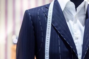 Пошив мужского костюма на заказ: преимущества и недостатки