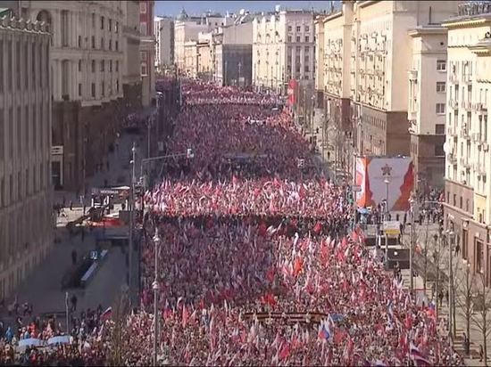 В «Бессмертном полку» в Москве приняли участие более миллиона человек