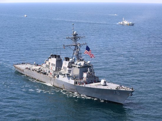 США решили увеличить число своих эсминцев в Испании