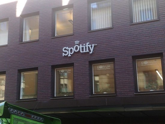 Российский суд оштрафовал Spotify за отказ локализовать данные