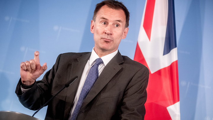 Новый глава британского минфина пообещал повысить налоги