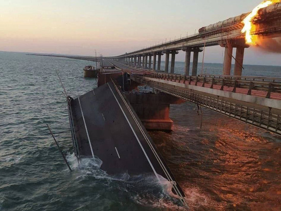 Подоляк фактически признал причастность Украины к взрыву Крымского моста
