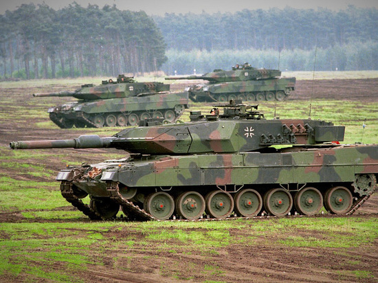 Варшава приостановила переговоры с Берлином о передаче танков Leopard