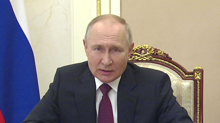 Путин напомнил об обратной связи между военными и конструкторами вооружения