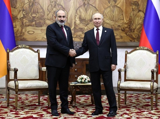 Путин обсудил с Пашиняном ситуацию на армяно-азербайджанской границе