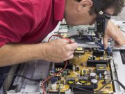 Не включается телевизор: ремонтировать или купить новый?