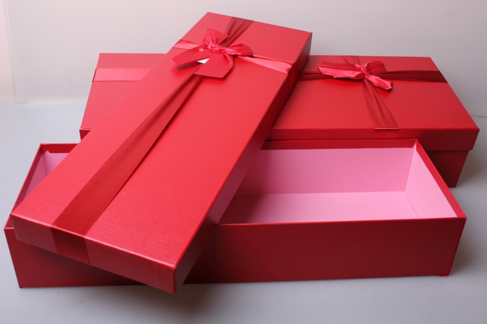 Большие красивые коробки. Подарочные коробки. Коробочка для подарка. Большие подарочные коробки. Красивые коробки для подарков.