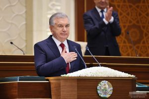 Президент Узбекистана Шавкат Мирзиёев добивается продления своего мандата на проведение реформ на досрочных выборах