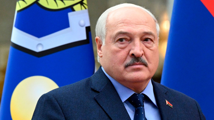 Лукашенко сообщил, что обсудит с Путиным вопросы экономики