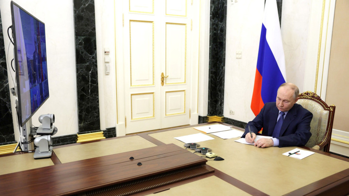 Путин поручил проиндексировать размер выплат пострадавшим от паводков