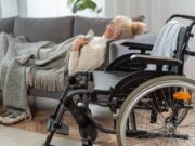 Дом престарелых в Кривом Роге: как выбрать и организовать перевозку лежачих больных