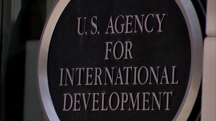 Bloomberg рассказал, как сотрудники Маска вскрывали секретный офис USAID - Новости на Вести.ru