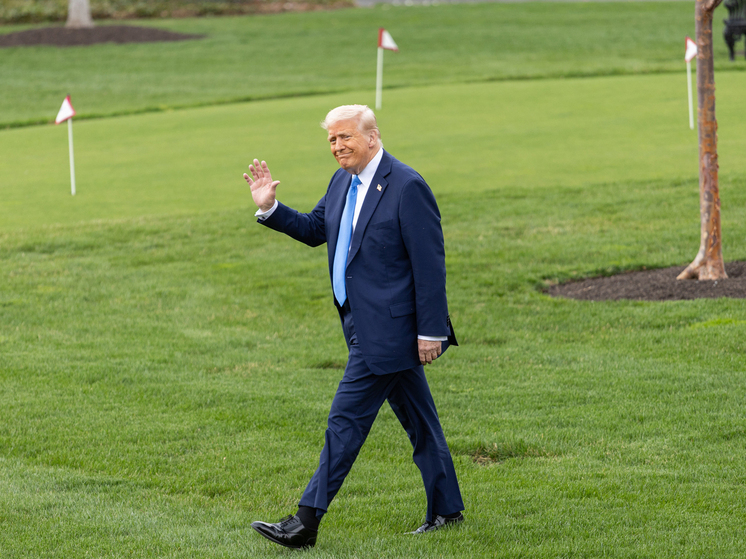 «Не шучу»: Трамп хочет остаться на третий срок в Белом доме