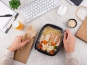 Заказ еды в офис: достоинства для бизнеса в Харькове