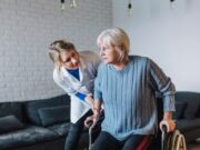 Как подобрать дом для пожилых людей: обзор услуг и советы.