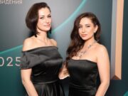 Анна Ковальчук появилась на публике со старшей дочерью Златой