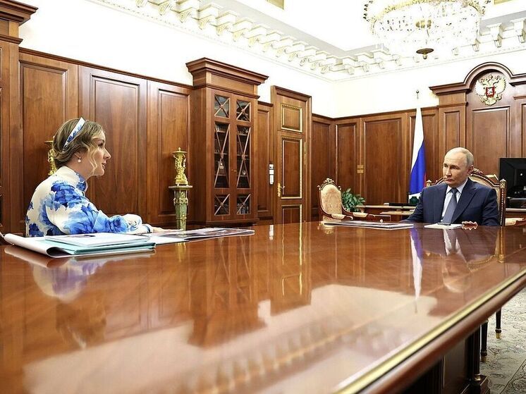 Названо число детей, находящихся в детдомах необоснованно