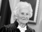 В Латвии прощаются со старейшей театральной актрисой Элвирой Балдиней