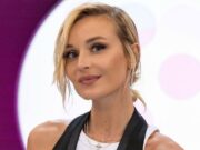 «Мам, ты как старушка!»: дочь Полины Гагариной высмеяла увлечение певицы скандинавской ходьбой