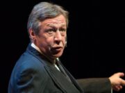 Михаил Ефремов подарил квартиру семье опекунов после долгого спора