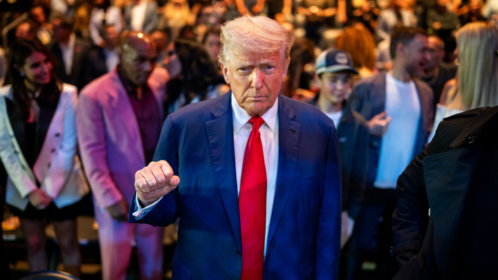 Трамп заявил, что США приобрели 10% корпорации Intel - Новости на Вести.ru