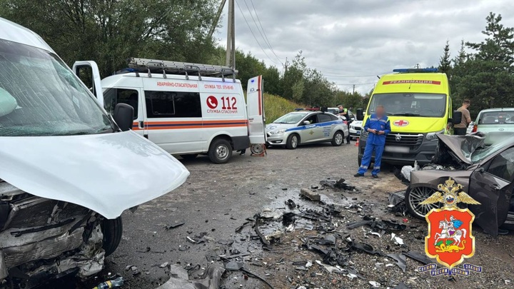 Возбуждено дело после смертельного ДТП в Химках с участием BMW и грузовика - Новости на Вести.ru