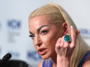 Анастасия Волочкова, находясь в состоянии алкогольного опьянения, позировала обнажённой в саду