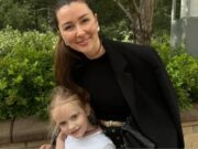 Анна Заворотнюк показала, как ее младшая сестра пошла в первый класс