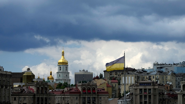Эксперт Чирков: ресурсы Украины кончатся за несколько месяцев без помощи Запада - Новости на Вести.ru