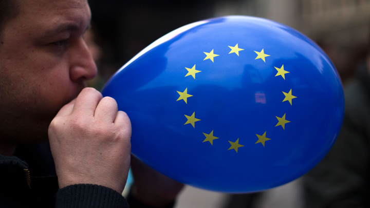 Politico: в ЕС придумали, как передать Украине замороженные активы России - Новости на Вести.ru