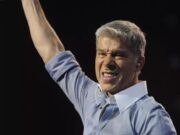 Получивший травму во время выступления Олег Газманов продолжит давать концерты