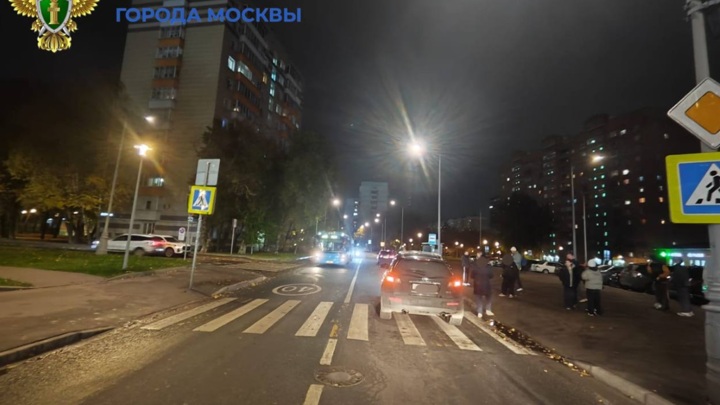 Автомобиль Infiniti сбил ребенка на переходе на юго-востоке Москвы - Новости на Вести.ru