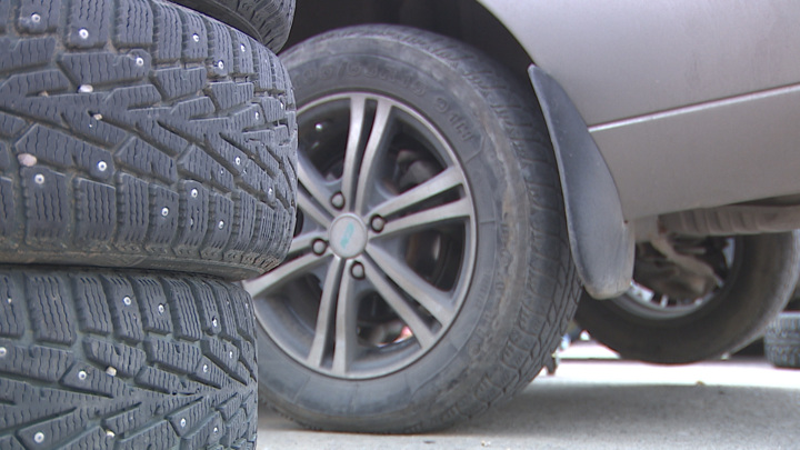 Эксперт Калачев: при похолодании до 5 градусов стоит "переобуть" авто - Новости на Вести.ru