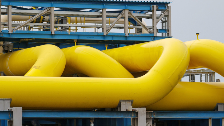 ЕС не будет импортировать газ из РФ даже в случае достижения мира на Украине - Новости на Вести.ru