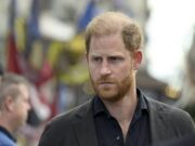 Маньячка караулила принца Гарри в туалете отеля