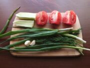 Названы три овоща, которые сильнее лекарств защищают организм от вреда сахара