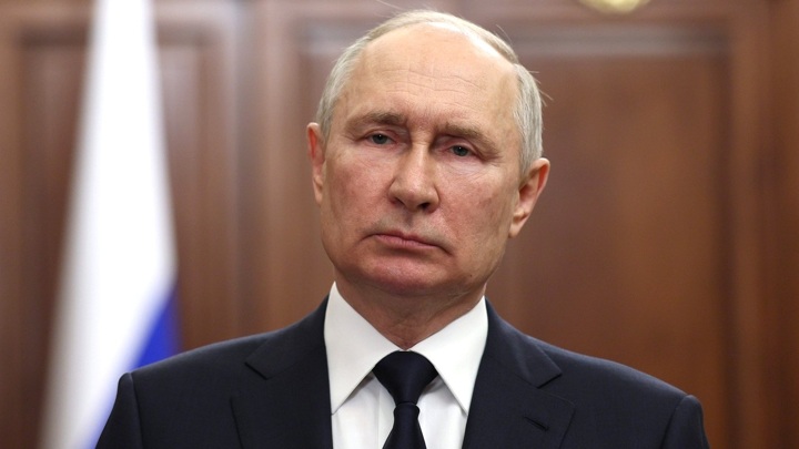 Путин потребовал жестко проводить в жизнь решения по обеспечению РФ топливом - Новости на Вести.ru