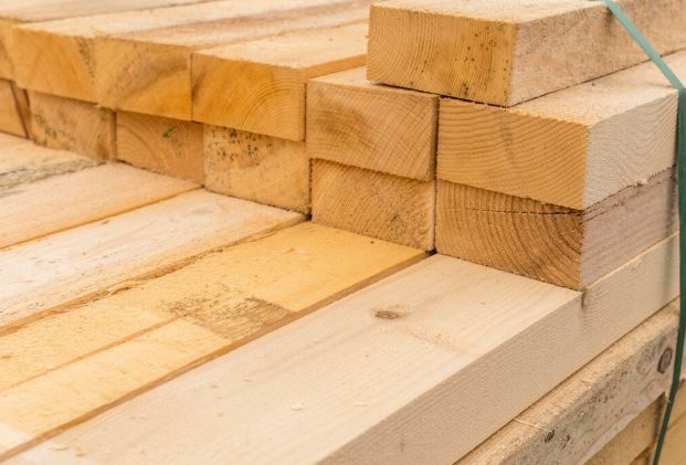 Как древесина превращается в надёжный строительный материал