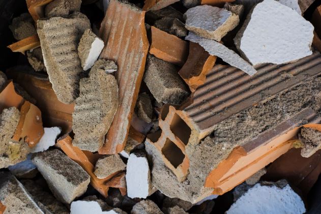 Прием строительного мусора: этапы, правила и значение переработки