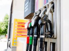 Анализ рынка труда в сфере обслуживания: роль и перспективы профессии оператора АЗС в 2025 году