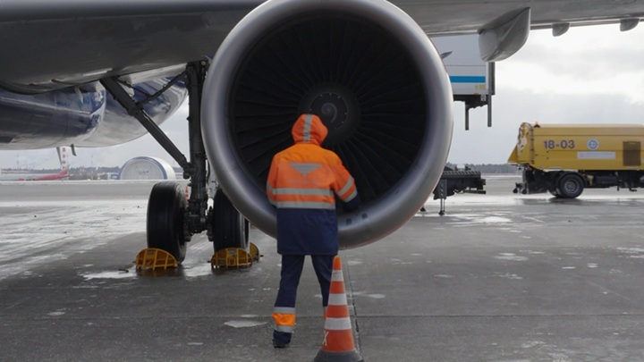 "Аэрофлот" объяснил инцидент с вынужденной посадкой в Иркутске - Новости на Вести.ru