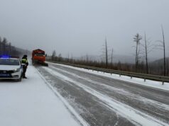 Движение фур по двум федеральным трассам в Забайкалье затруднено из-за снега — Новости на Вести.ru